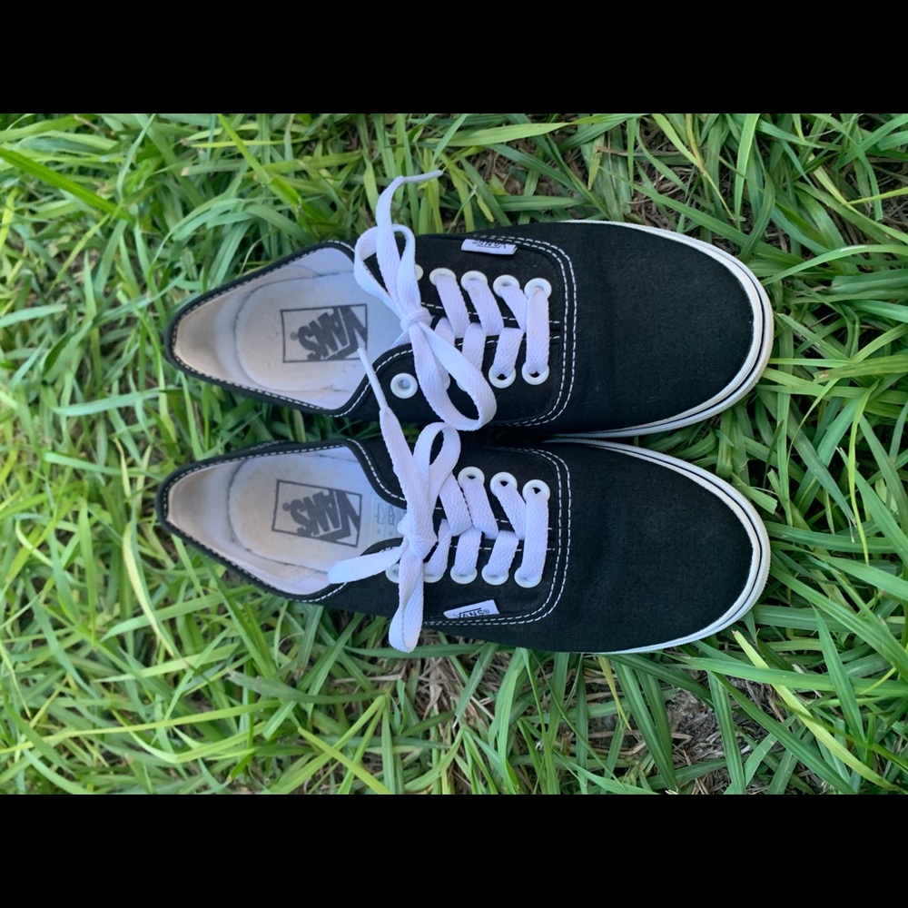 LIKE NEW, Authentic Lo Pro Vans